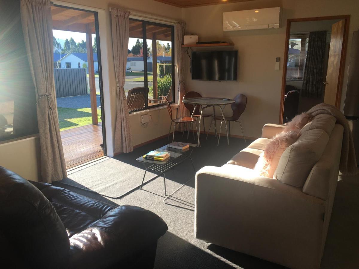 Te Anau Cottage On Govan מראה חיצוני תמונה